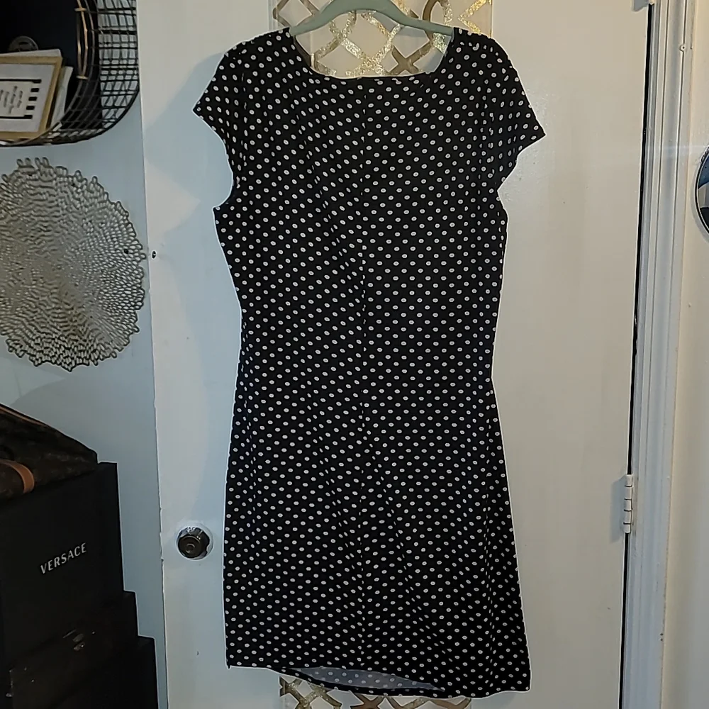 Black & White Pokadot Wrap Dress - Picture 5 of 6